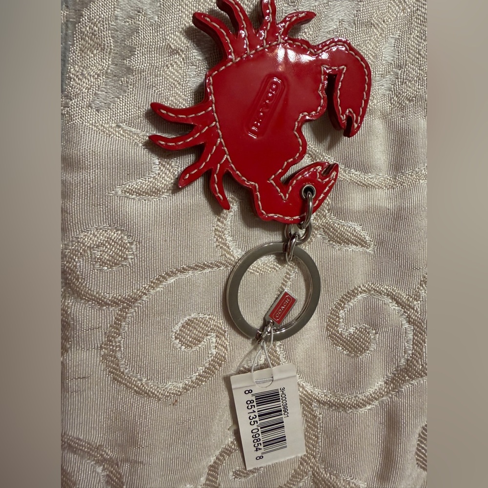 NWT Coach Red Patent leather collectible Crab Keyring bag charm - Picture 2 of 2